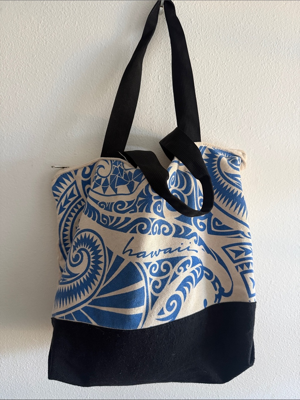 Hawaii Printed Canvas Tote Bag with Black Base - Picture 3 of 4